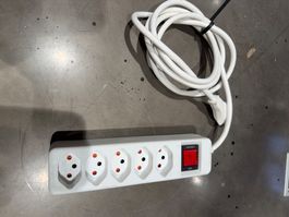 Steckdosenleiste mit 5 Plätzen - Top Zustand!