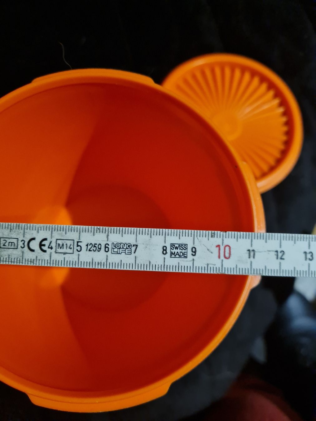 Tupperware Contenitori & Simili: Tupperware Behälter Orange – Usato da Münsingen venduto da Cuci31 2
