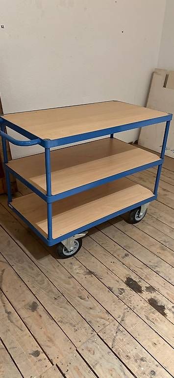 Carrelli di trasporto: Wagen mit grossen Rollen – Usato da Gunzwil venduto da vintage-bazaar