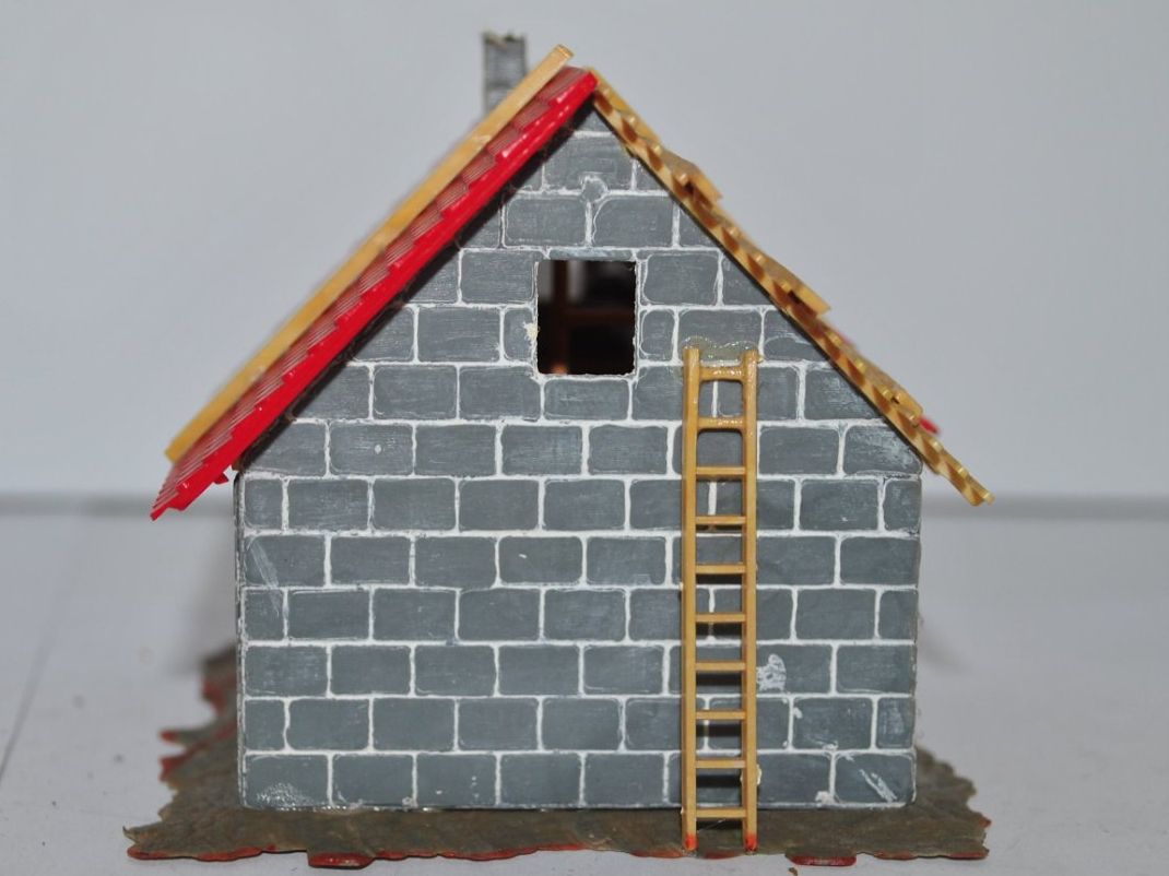 Faller Modelleisenbahnen: Faller Haus im Bau (PDB134) – Gebraucht aus Aarwangen von Bahnsupport 2