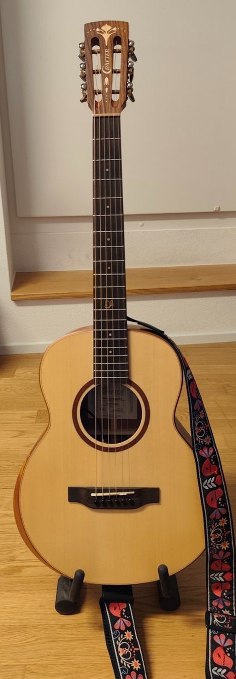 Strumenti musicali: Akustik-elektrische  Gitarre mit Tasche "Crafter" – Usato da Andelfingen venduto da p_mettler