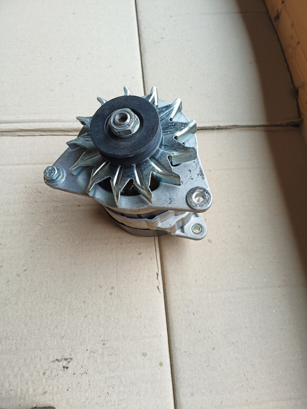 Accessori per altri veicoli: Alternator 14V/35A – Nuovo (secondo la descrizione) da Full-Reuenthal venduto da dan_lr6l