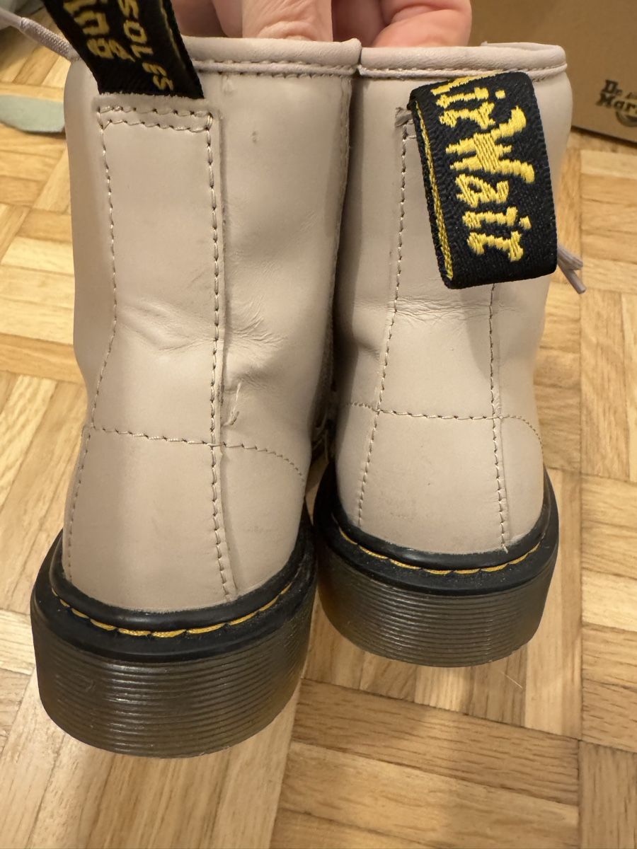 Dr. Martens Scarpe per ragazze: Dr Martens 32 – Usato da Lugano venduto da las_7dyg 2