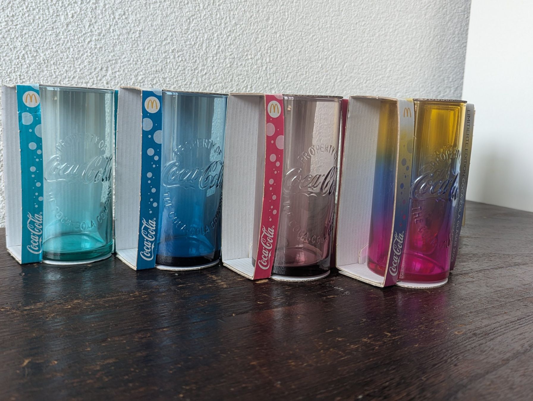 Coca-Cola Bicchieri: 7 Coca-Cola Gläser SET, limitierte Edition 2019, neu – Nuovo (secondo la descrizione) da Buchs Sg venduto da chr_mrj9 1