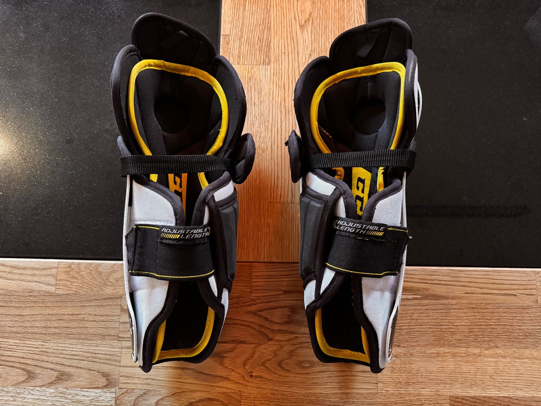 Ccm Protections: CCM Schienbeinschoner Tacks 9060 Grösse M – D'occasion à Worben par Modellfan 1