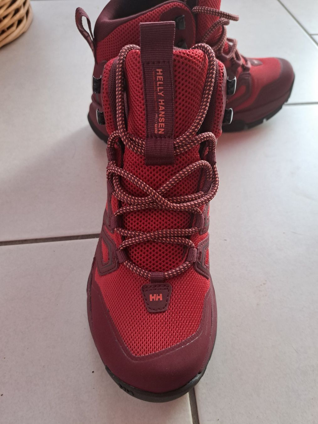 Chaussures femmes: Wanderschuhe Helly Hansen neu – Neuf (Voir description) à Leissigen par mistral44 1