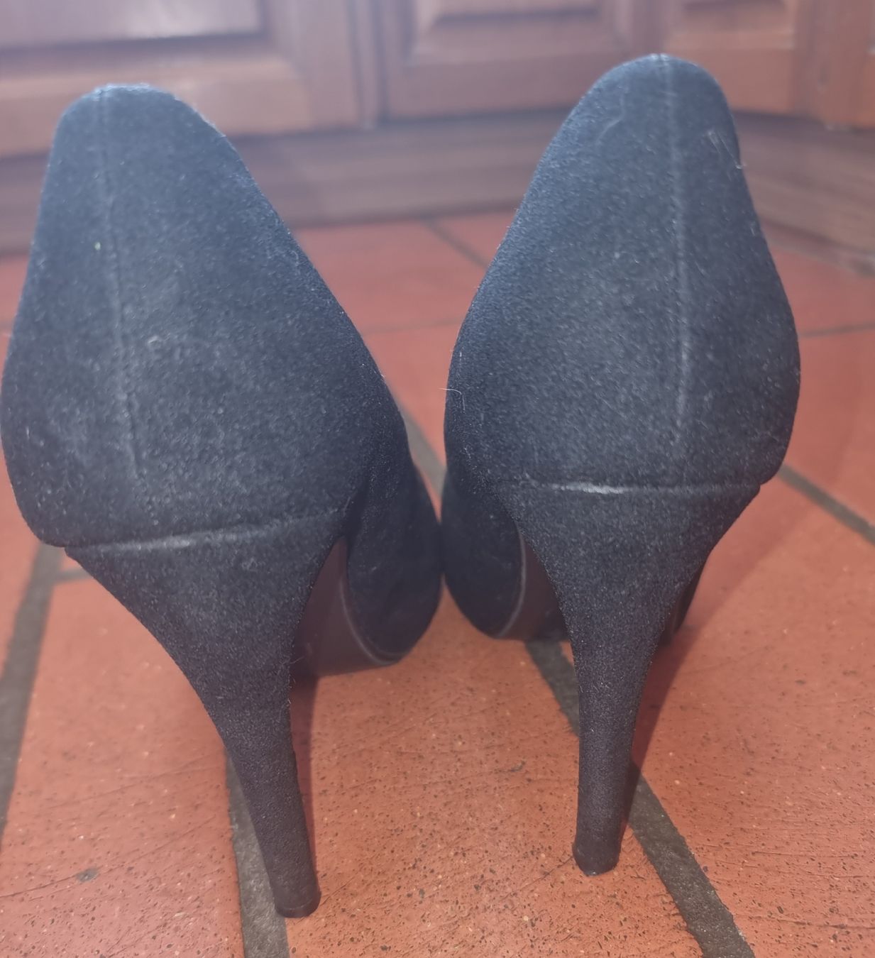Damenschuhe: Pumps schwarz Sergio Todzi Grösse 39 Wildlederoptik – Gebraucht aus Rifferswil von sandra0010 2
