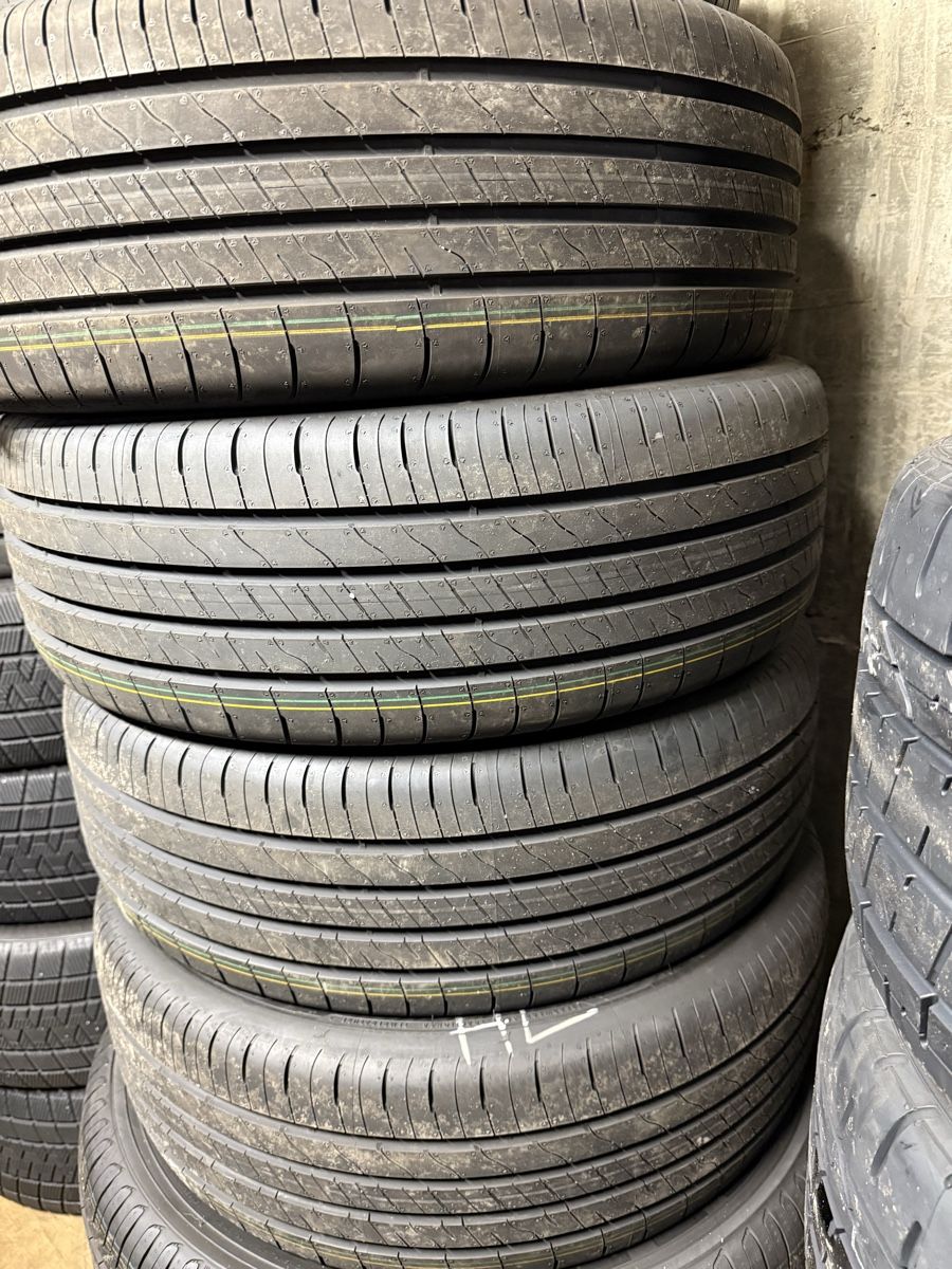 Pneus & Kompletträder: Sommerreifen 215/55R18 – Gebraucht aus Bösingen von Demoda