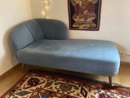 Chaiselongue blau Samtoptik mit Goldfüssen guter Zustand