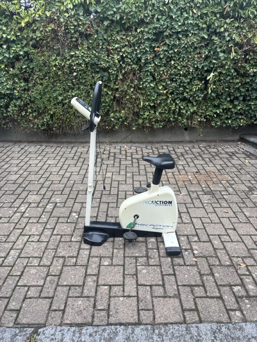 Vélos d'appartement: Home Trainer – D'occasion à Ins par 00000000