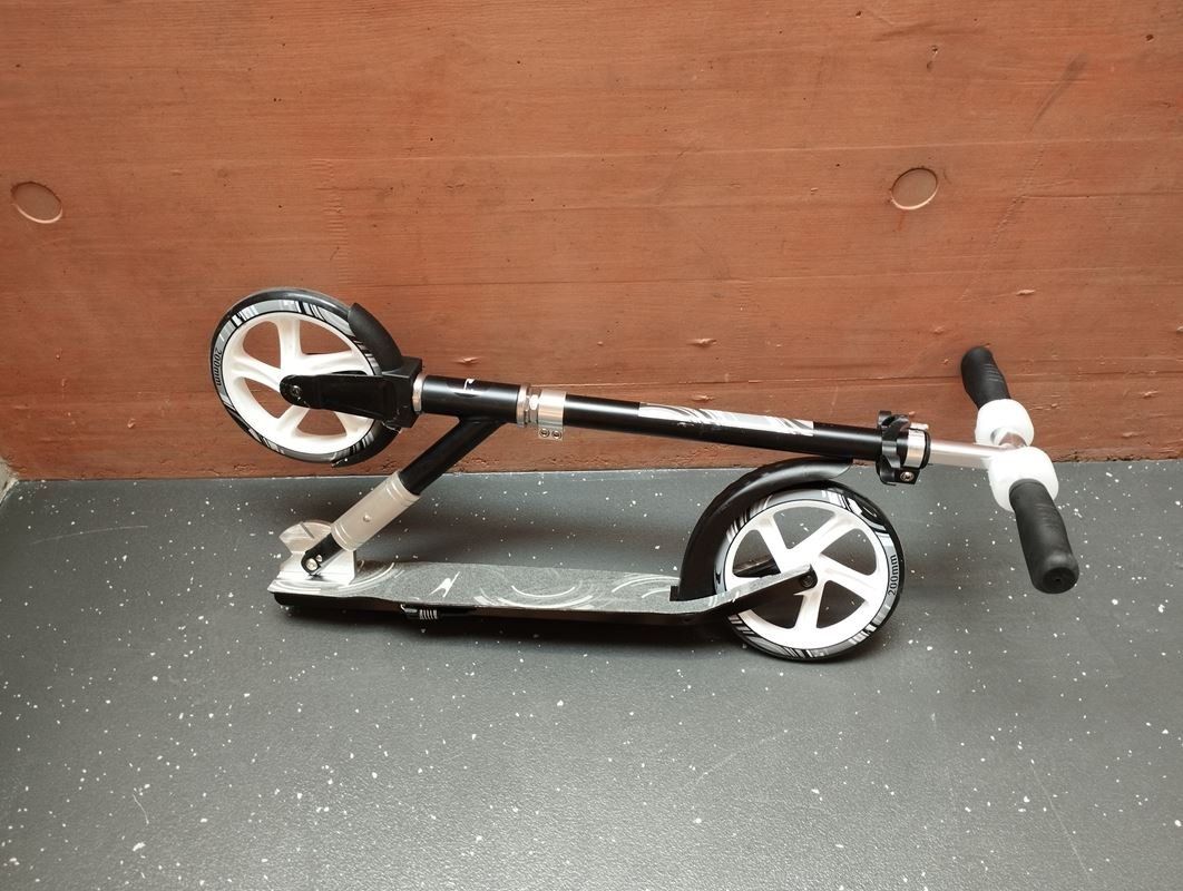 Scooter: CRANE Alu Scooter 200 – Usato da Schübelbach venduto da Restwert_Schubelbach 3