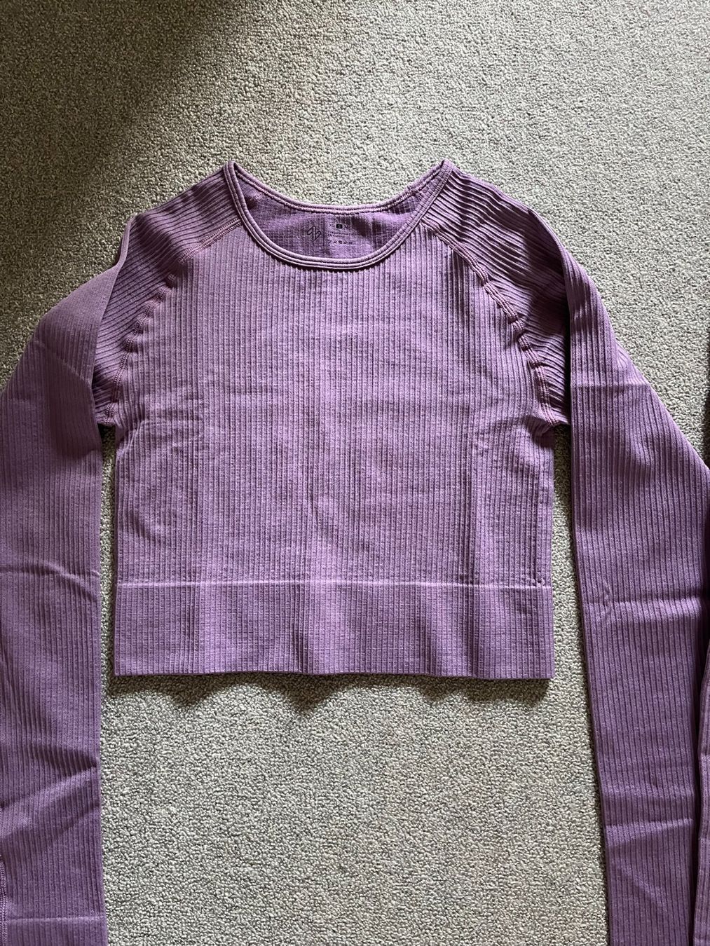 Lotti di vestiti: ZOCKN Sport Set Lila, Grösse S oder M Fabrikneu – Nuovo e nell'imballaggio originale da Rekingen AG venduto da Barmaleus 2