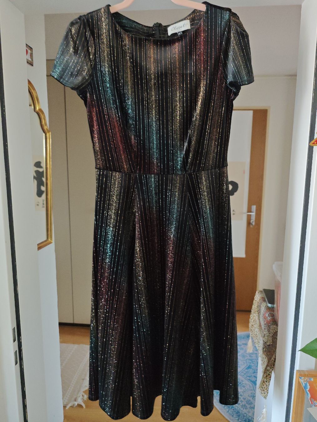 Kleider: Closet UK10 US6 Verschieden Farbig – Gebraucht aus Cham von seb_tl7j
