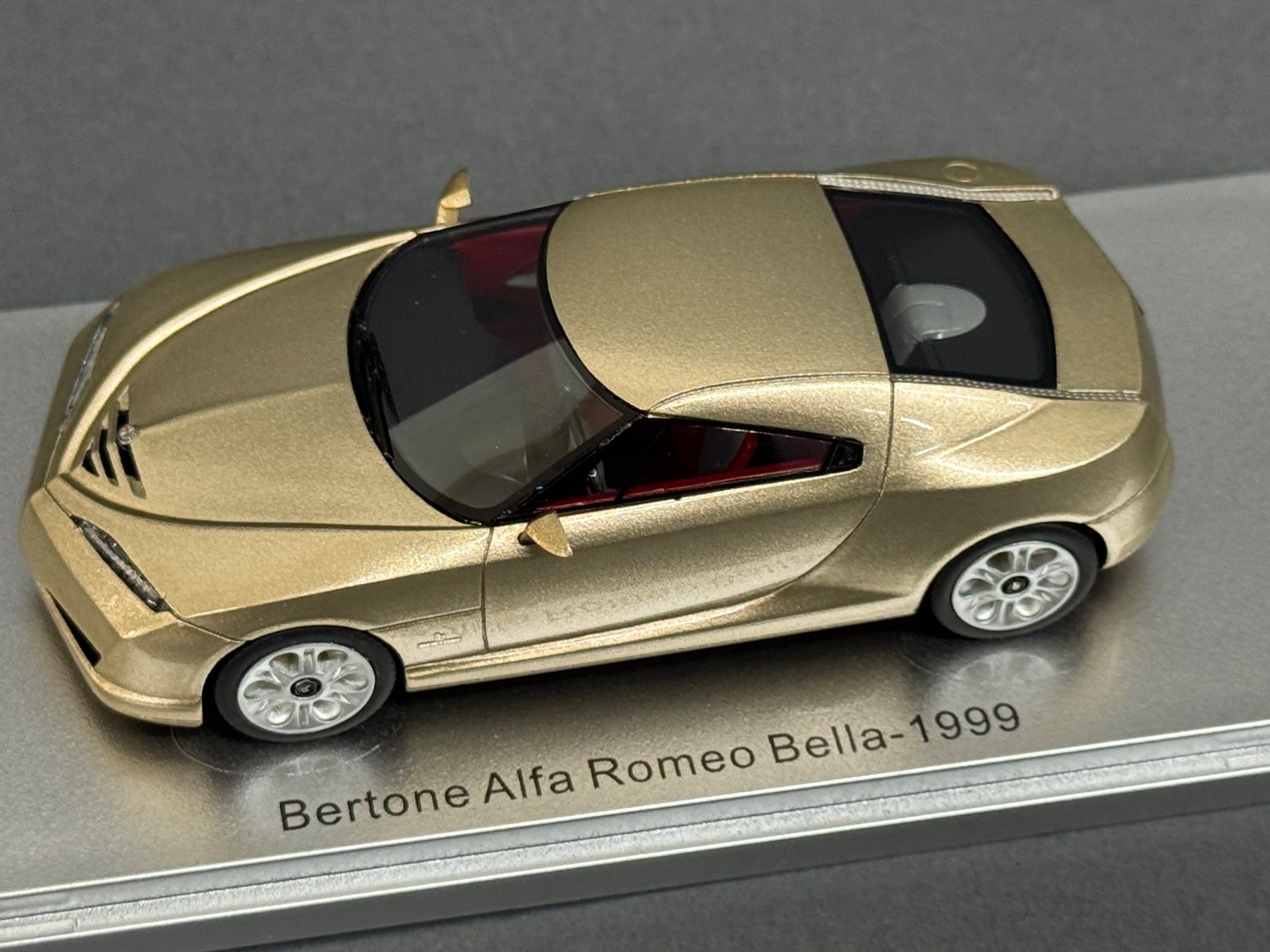 Alfa Romeo Modellini d'auto: Alfa Romeo Bertone Bella 1999 Kess 1:43 – Nuovo e nell'imballaggio originale da Luzern venduto da aa43modelcars-Luzern