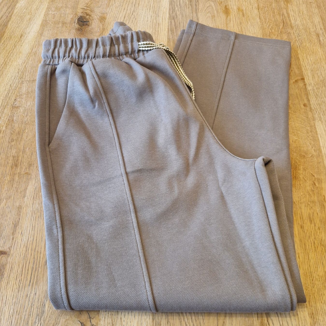 Pantaloni: Trendige Damen Stoffhose, GrösseS/M – Nuovo (secondo la descrizione) da Gwatt (Thun) venduto da Letzte-Chance-II