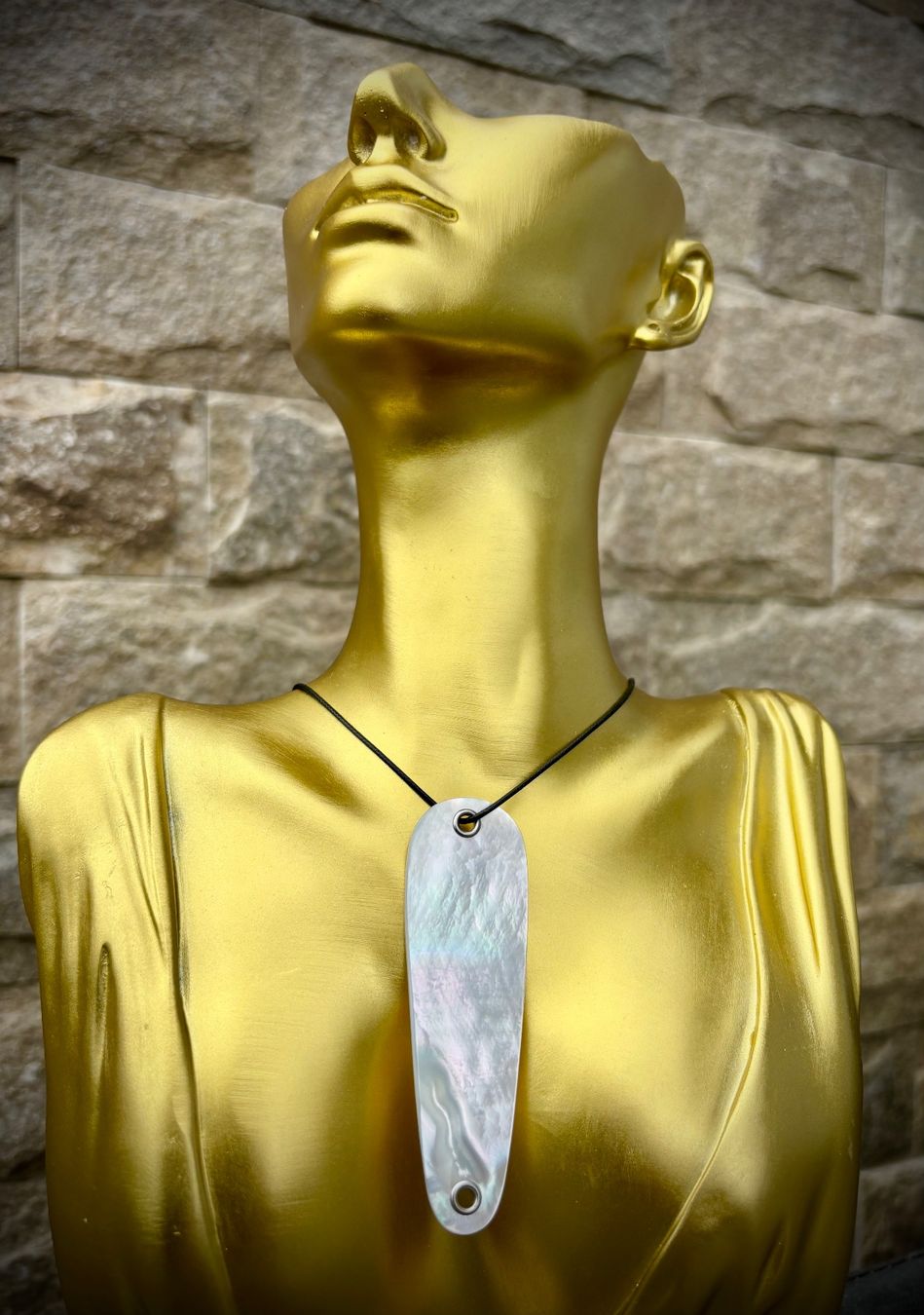 Ciondoli: Echter Perlmutt Schmuckanhänger mit Leder-Halsband – Nuovo (secondo la descrizione) da Arbon venduto da Helmuth 2
