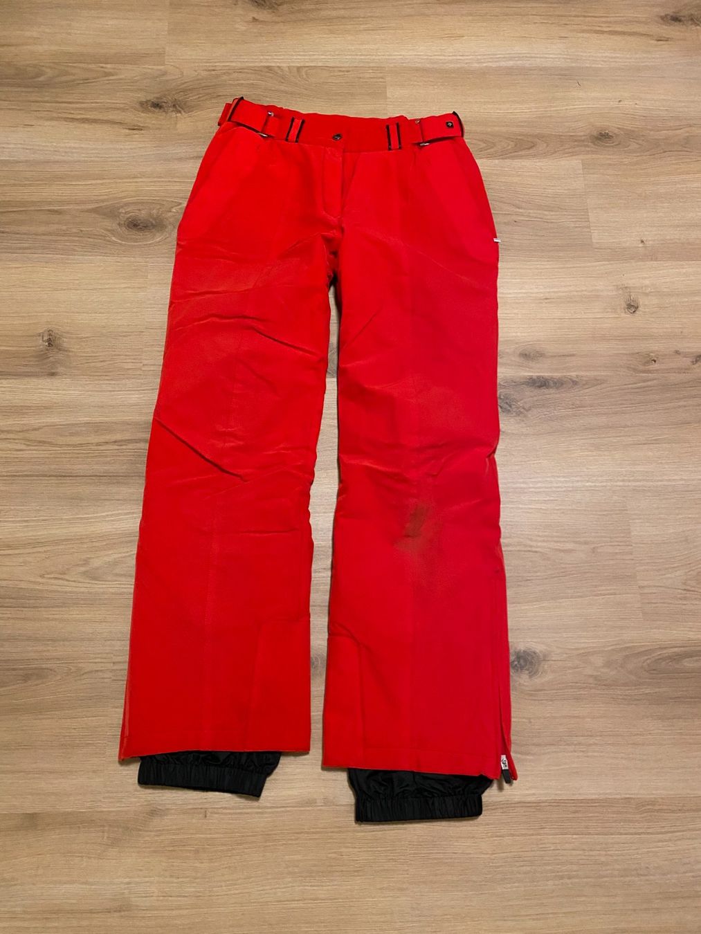 Sci: Pantalon de ski rouge – Usato da Delémont venduto da elena_neuhaus