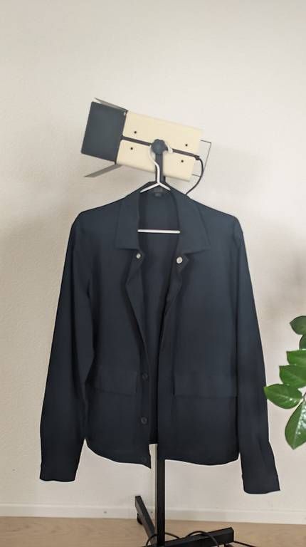 Jacken: COS Seersucker Overshirt Navy Grösse 39 – Gebraucht aus Zürich von Unterstop 1