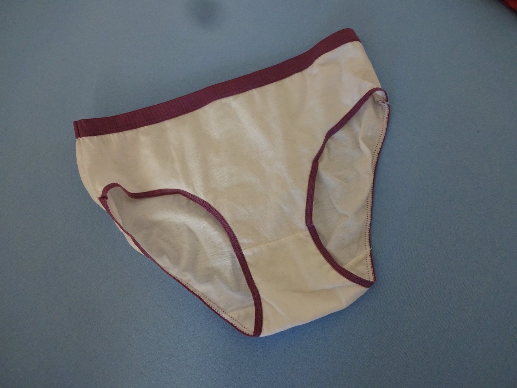 Autres dessous: Hübscher Slip/Pants – Neuf (Voir description) à Rothrist par Mistery1