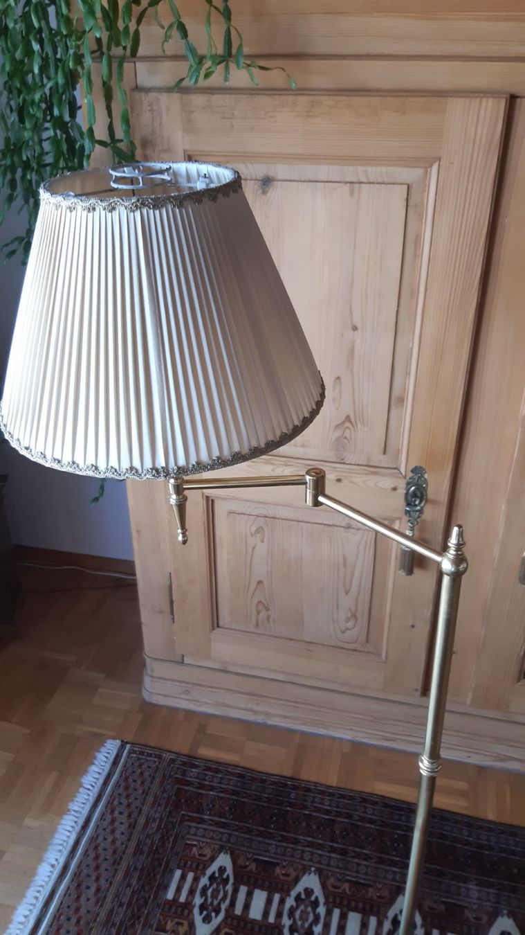Lampen: Ständerlampe mit Messingfuss – Gebraucht aus Eschlikon TG von Niko43 1