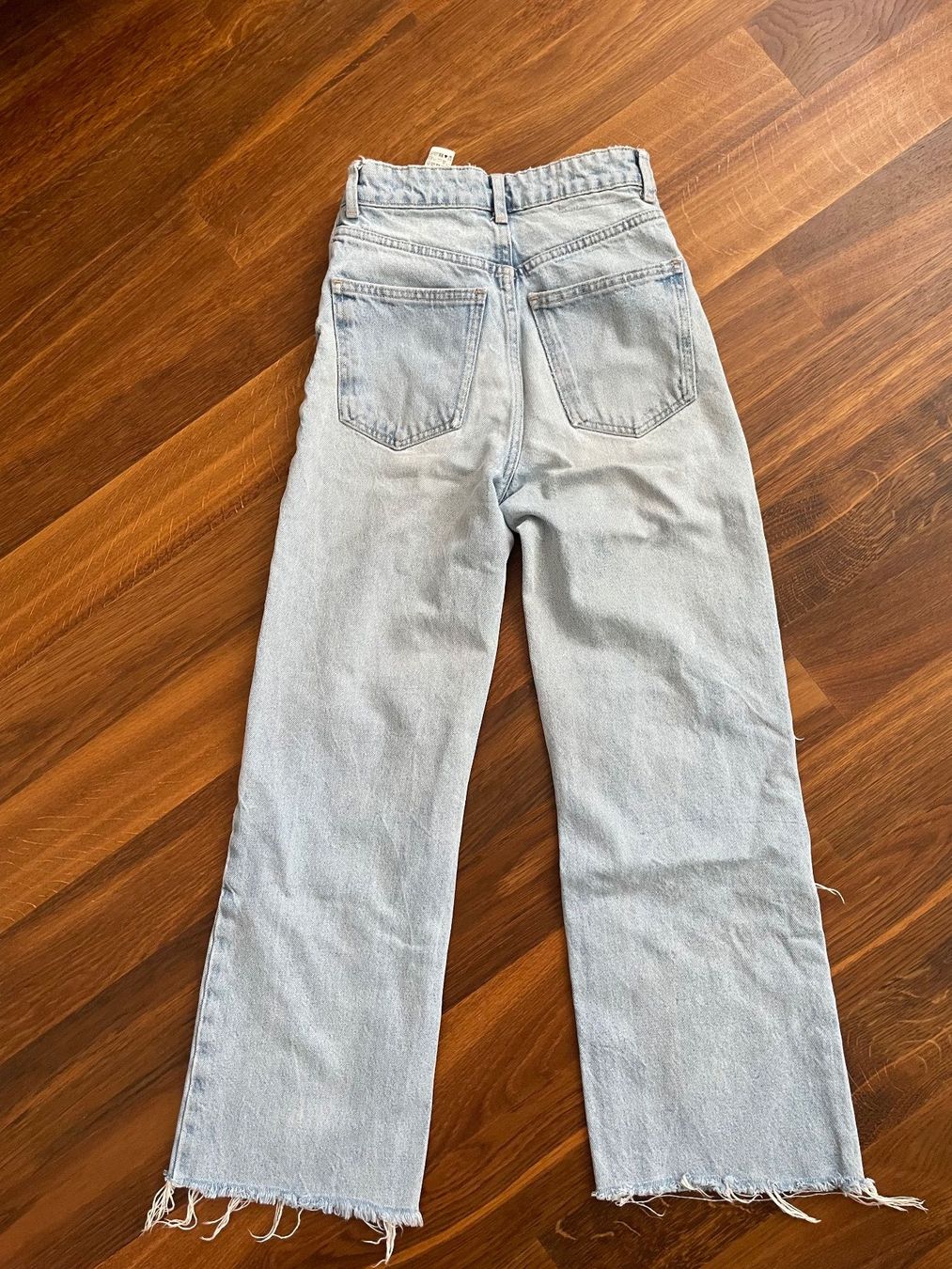 Zara Jeans: Zara-Jeans mit Löcher – Gebraucht aus Liestal von ela_2g9s 1