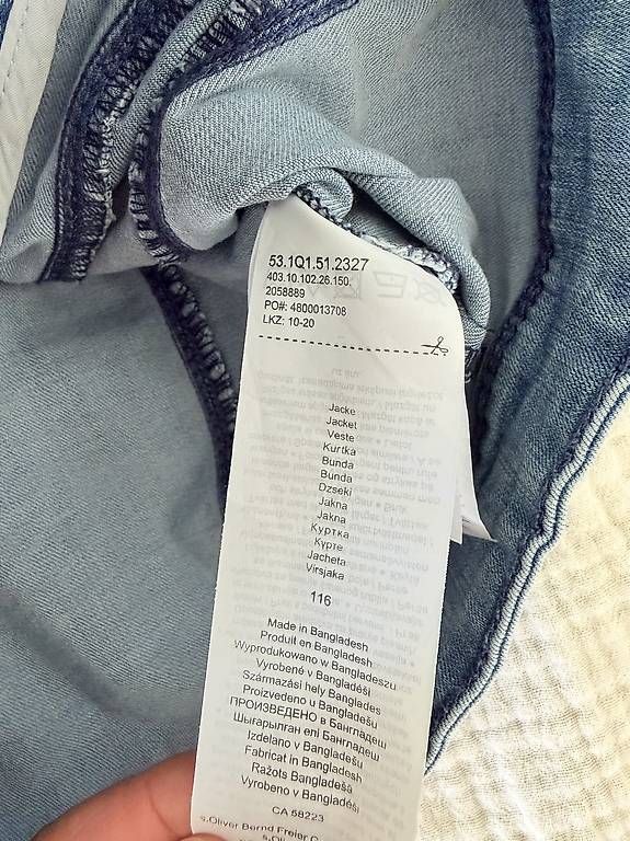S.Oliver Vestes & Manteaux: Kinder Jeansjacke Gr 116 S.Oliver – D'occasion à Kesswil par canvas12 4
