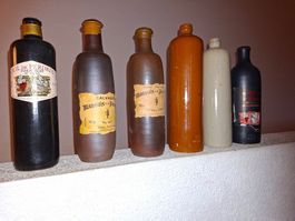 6 Steingutflaschen