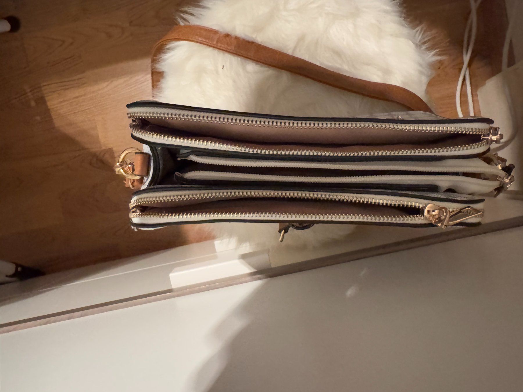 Taschen: Handtasche – Gebraucht aus Rapperswil SG von Boadioz