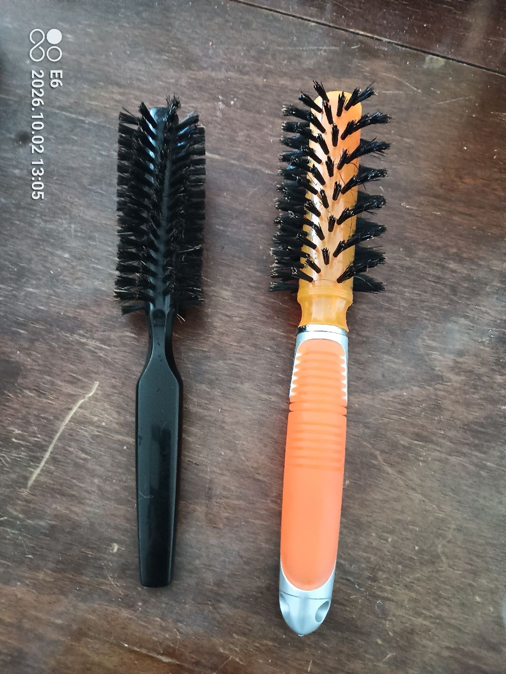 Autres soins des cheveux: 2 Rundhaarbürsten – Neuf (Voir description) à Zürich par Mitzi6