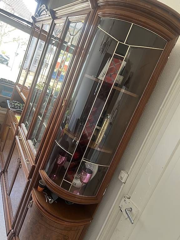 Vetrine: Wunderschöne Vitrine Gratis – Usato da Laufenburg venduto da Bonbonantik 1