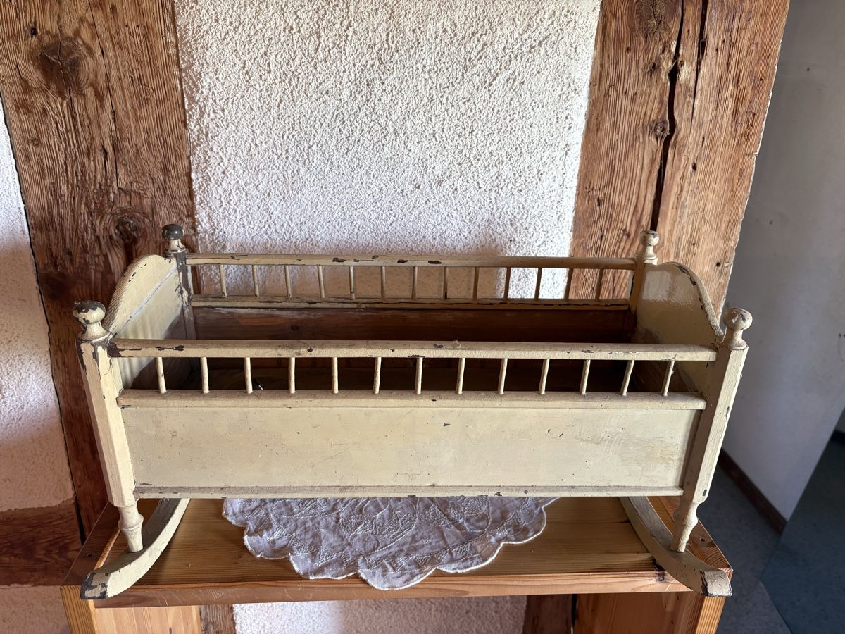 Giocattoli: Puppenwiege – Usato da Schönenberg ZH venduto da Roxana8820