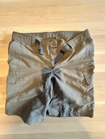 The North Face Herren Shorts Khaki Groesse M gut