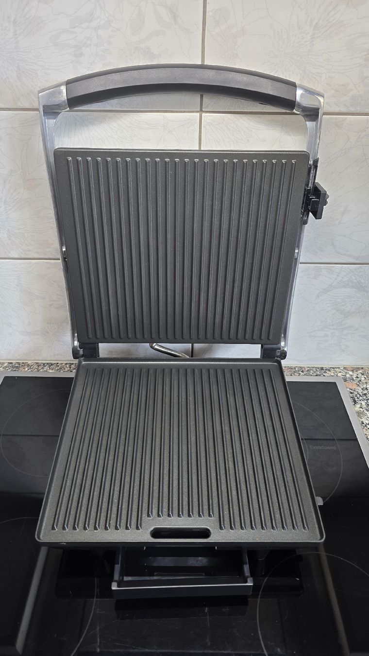 SilverCrest Elettrodomestici da cucina: Silvercrest Kontaktgrill Panini Maker 2000W SPM 2000 D2 Edel – Usato da Aarau venduto da oiraD89 1