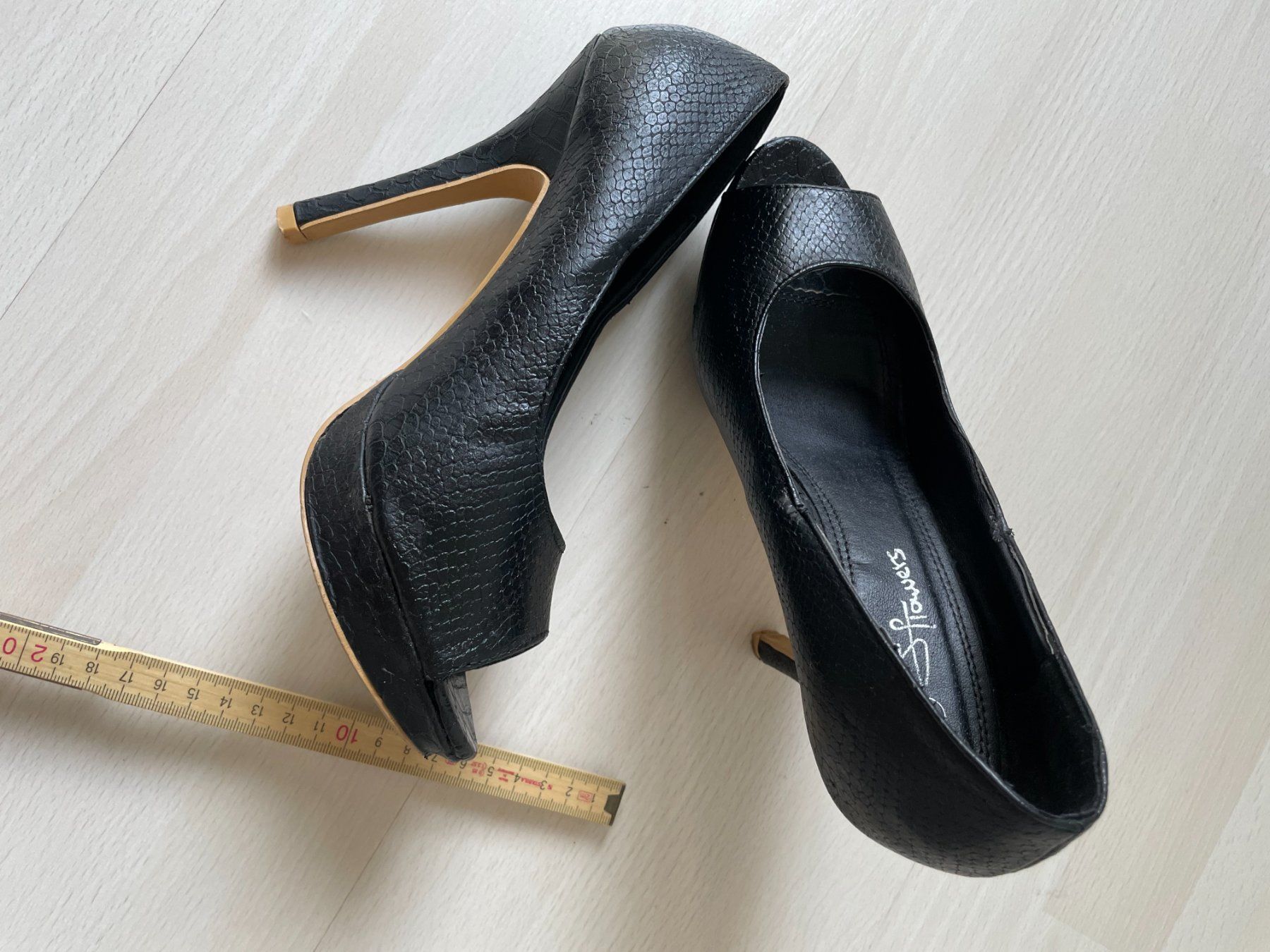 Damenschuhe: Peep toe-Plateau-High heel schwarz Gr. 39 – Gebraucht aus Schindellegi von Moom1402 4
