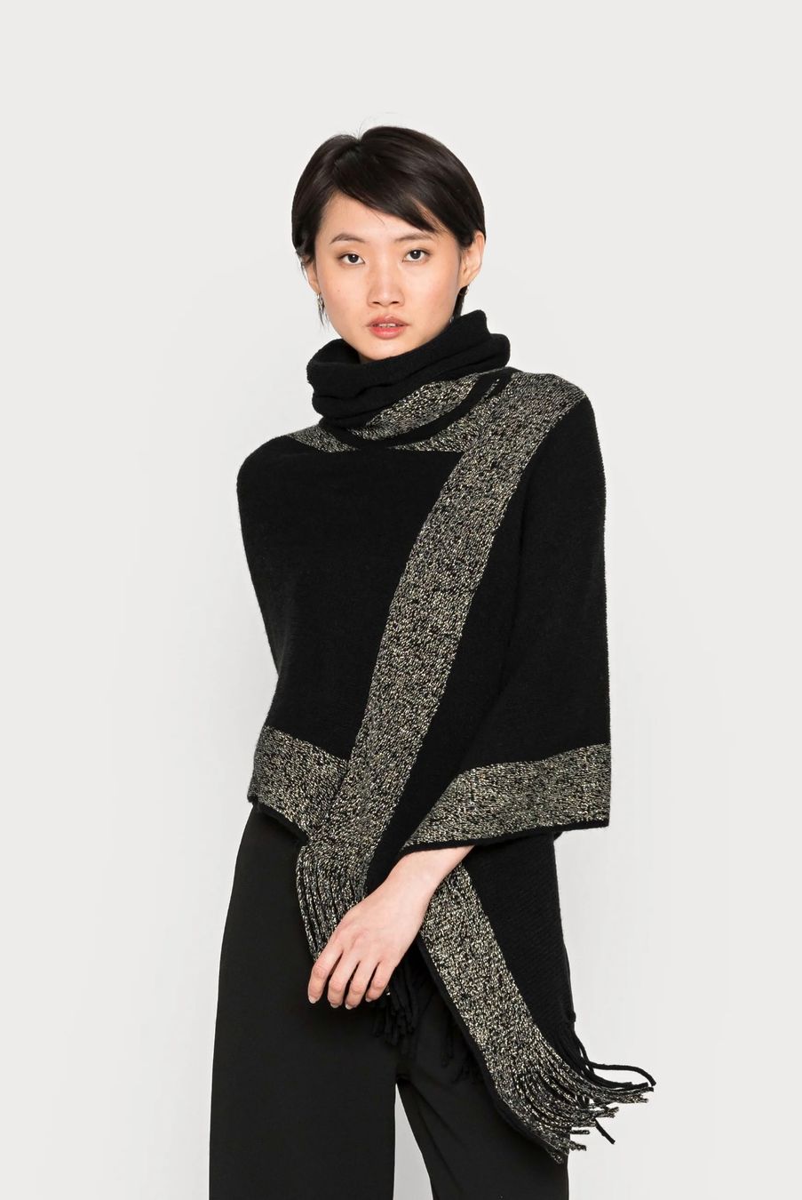 Autres vêtements & accessoires: Anna Field Cape – Neuf avec emballage d'origine à Luzern par Felicita_26