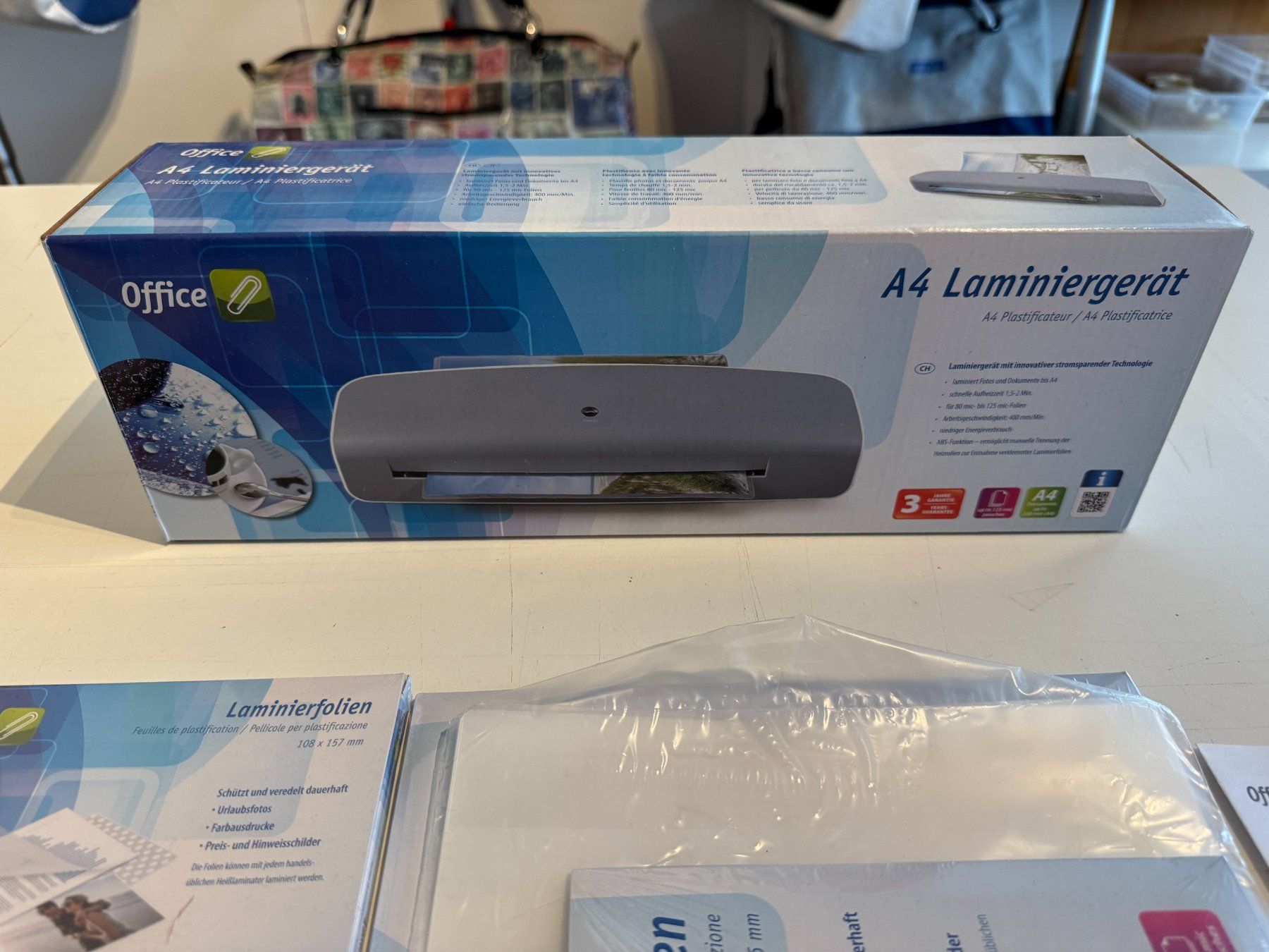 Laminiergeräte: A4 Laminiergerät mit diversen Laminierfolien – Neu (gemäss Beschreibung) aus Dänikon ZH von are_fz7m 1
