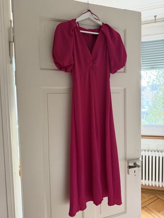 Zara Kleid pink kurze Ärmel Grösse S