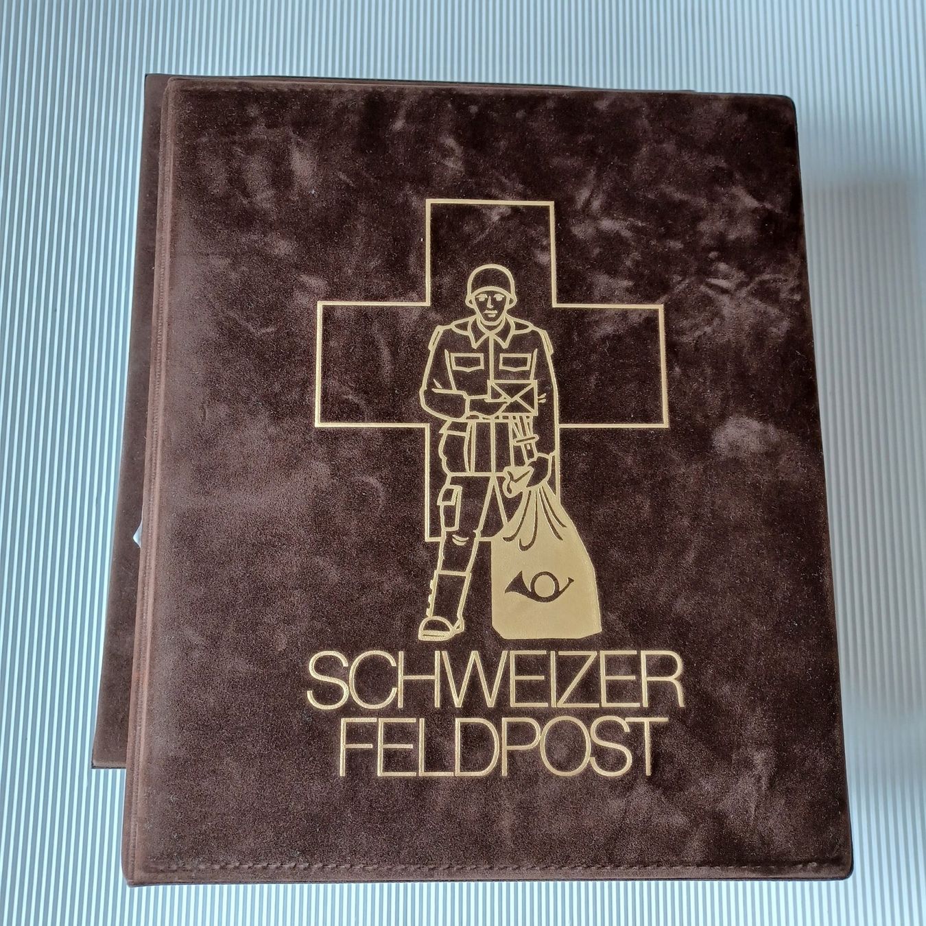 Tutti i francobolli: FELDPOST. Sachbuch Schweiz. Briefe, Briefmarken, Stempel – Nuovo (secondo la descrizione) da Zürich venduto da Bellabo
