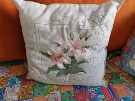 Kissen mit Blumenstickerei, 45x45 cm, Leinen,  Dekorativ.