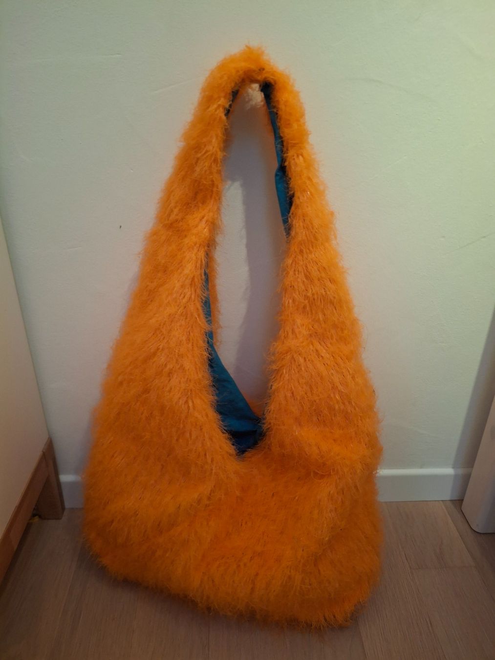 Borse da donna: Orange Fell-Tasche - Kuschelig, einzigartig, Hingucker! – Nuovo (secondo la descrizione) da Bellikon venduto da MellonCollieMitTwint