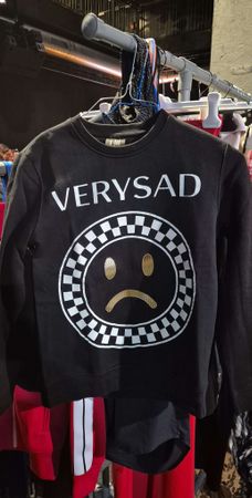 Schwarzer Pullover mit Versace look, Grösse S