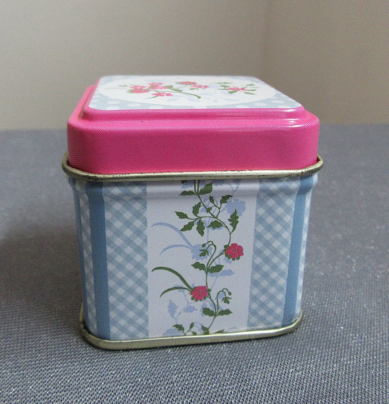 Sonstige Dekorationen & Accessoires: 2 kleine Blechdöslein - mit Blumen- und Marienkäfermotiv – Gebraucht aus Auenstein von Padabimbim 3
