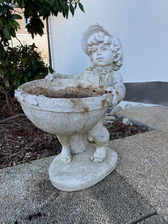 Garten Steinfigur Knabe mit Korb Kaufen auf Ricardo