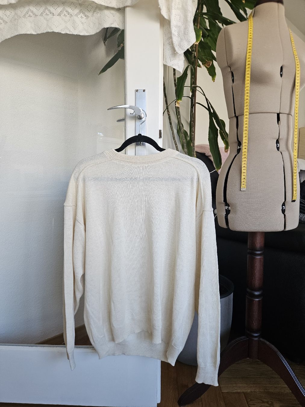 Maglioni & Felpe: Pull Angelo Litrico, taille M, couleur crème – Usato da Lausanne venduto da magic_roro