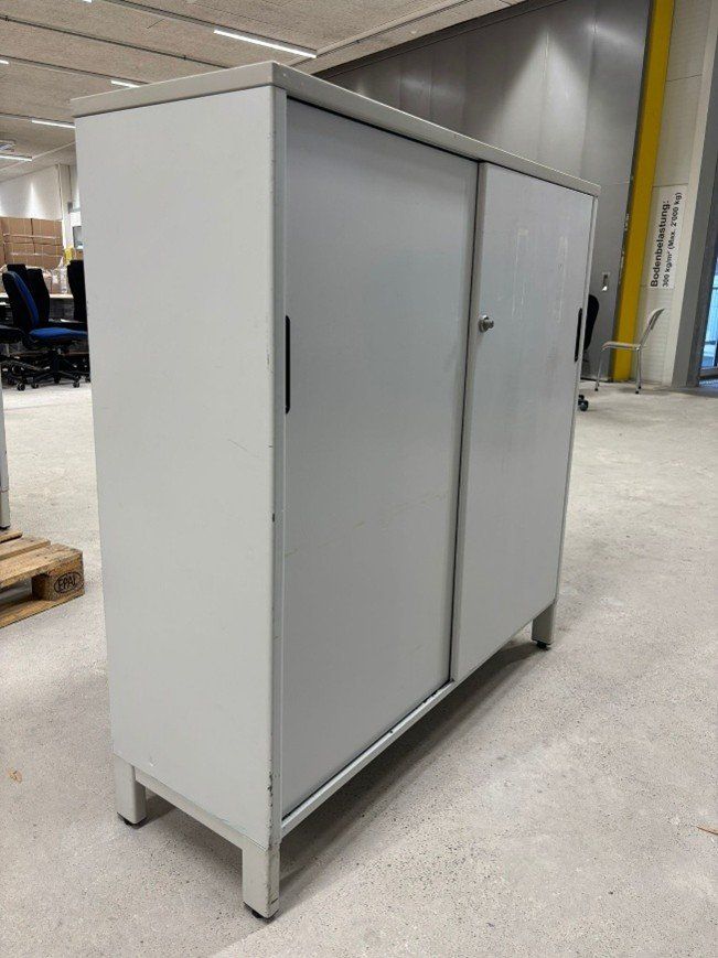 Armadi: Schiebetürenschrank – Usato da Romanshorn venduto da Brueggli_Industrie