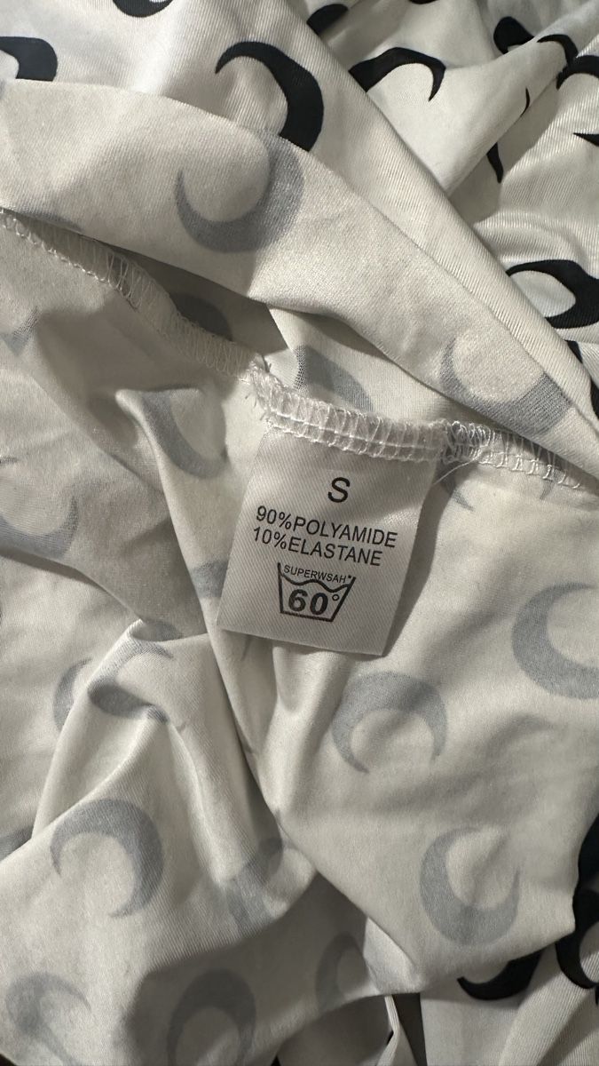 Top: Moon Print Turtleneck Top - Size S – Usato da Genève venduto da ravehotline 2