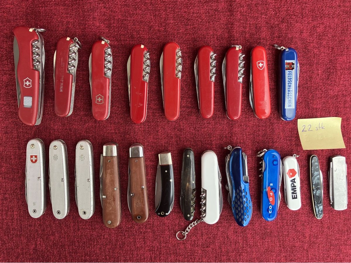 Coltelli tascabile: Sackmesser  22 stück verschidene marken – Usato da Zürich venduto da Artnuvo
