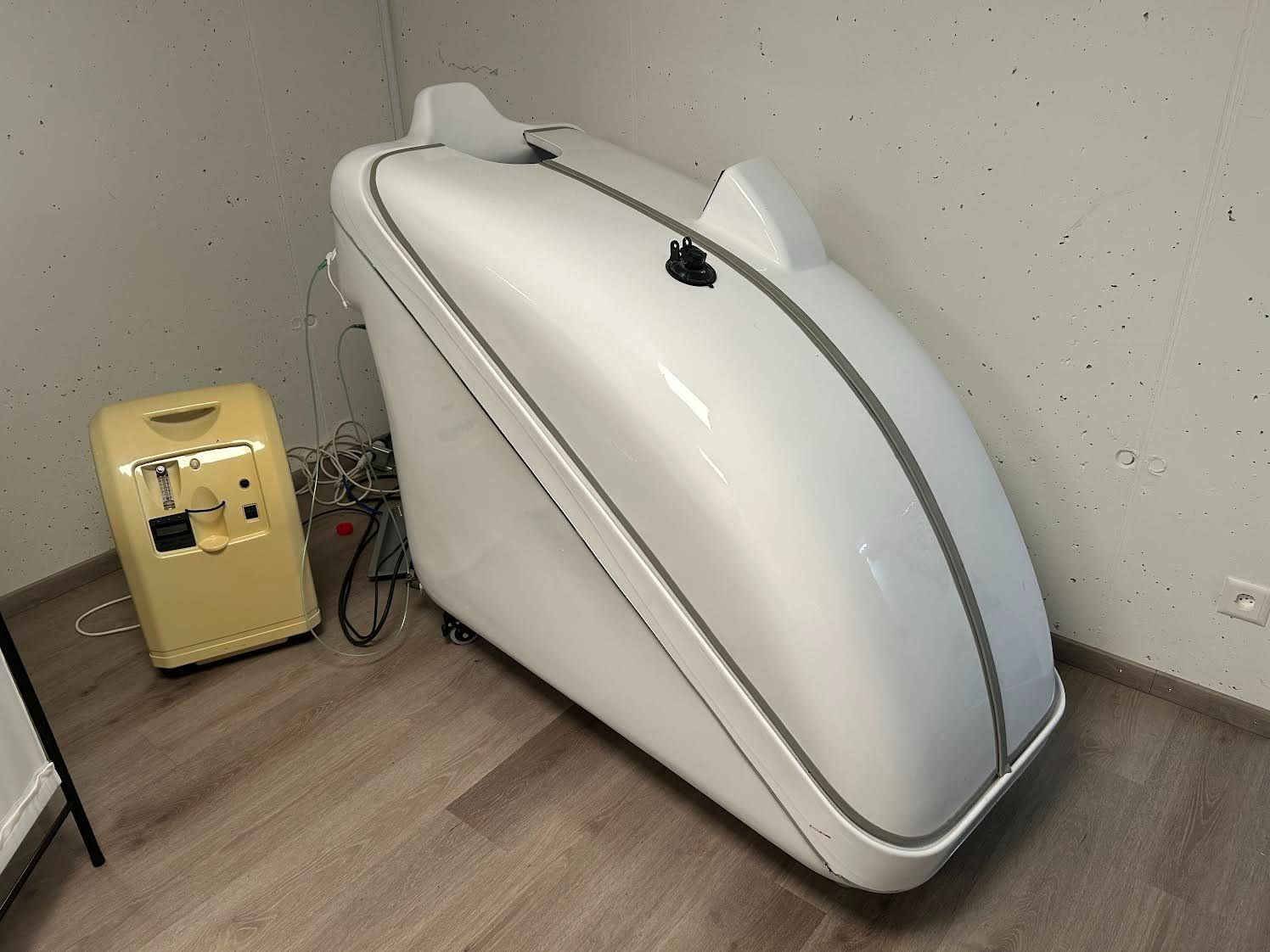 Medizinische Geräte: Hocatt Ozone Chamber – Gebraucht aus Oberwil b. Zug von TheDudeGuy