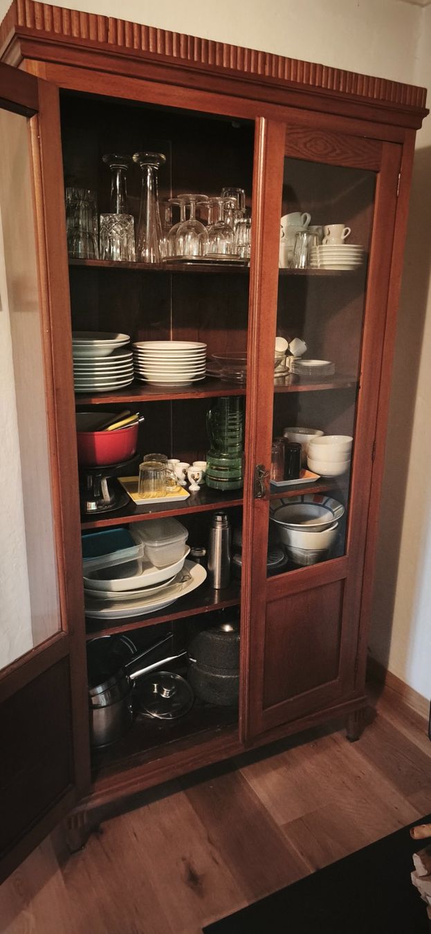 Armoires: Vitrinenschrank mit Glas – D'occasion à Luzern par Raui 1