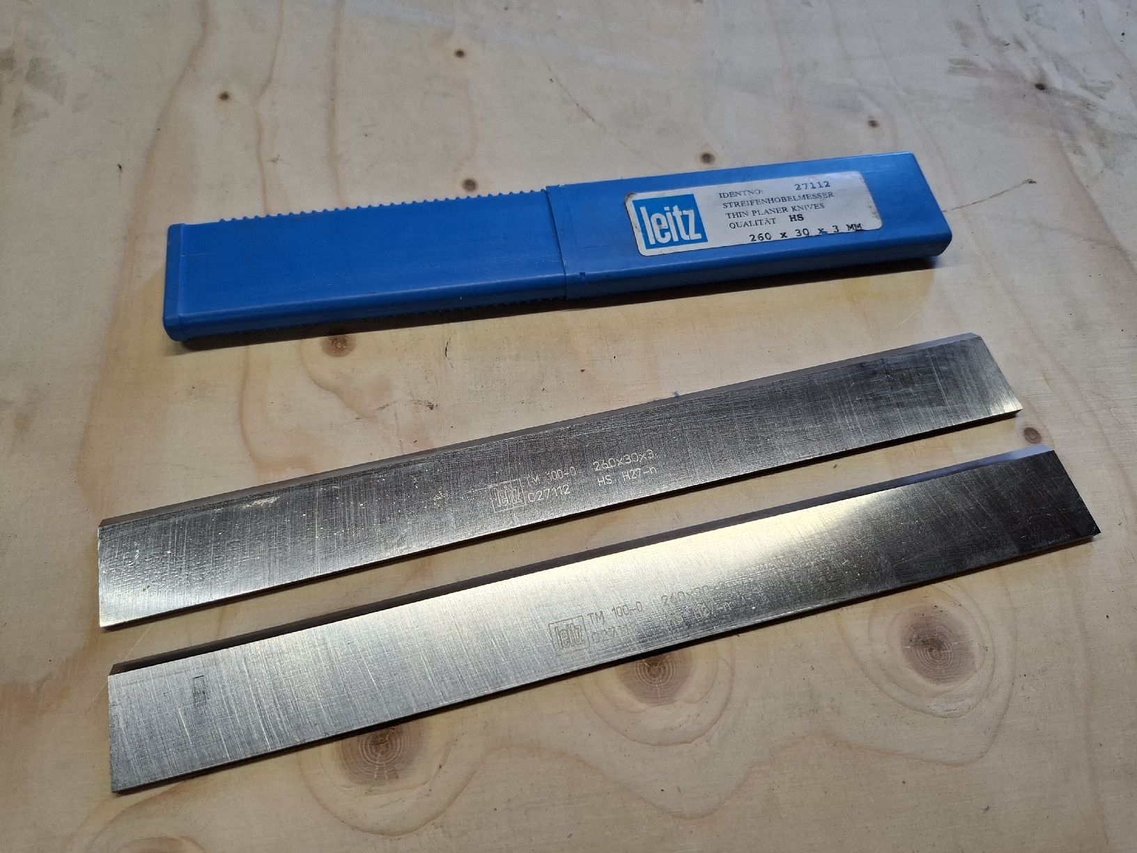 Leitz Tutti gli attrezzi: Streifenhobelmesser LEITZ HS 260x30x3mm – Nuovo (secondo la descrizione) da Niederuzwil venduto da Dakitiki